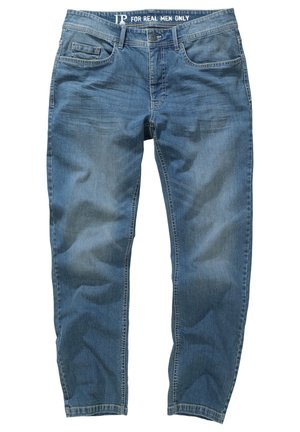 Blauwe denim jeans met een reguliere pasvorm, vijf zakken en lichte vervaging. Voorzien van een klassieke knoopsluiting en riemlussen.
