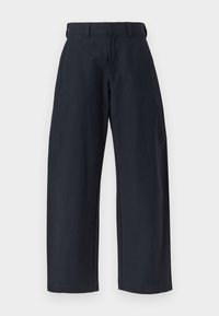 Pantalon noir à jambes larges avec passants pour ceinture et poches latérales, présenté à plat sur un fond blanc.