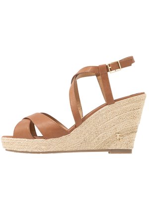 Sandali con tacco - cognac