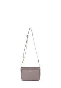 Borsa a tracolla in pelle grigia con finitura texturizzata, dotata di chiusura con zip, tracolla regolabile e hardware dorato discreto. Design compatto.