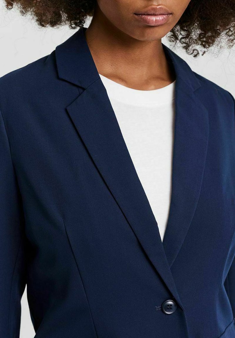 Vero Moda LANGÄRMELIG - corto - blazer/azul marino - Zalando.es