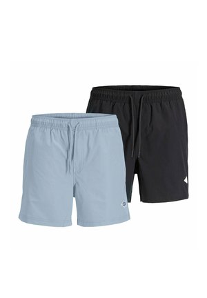 Zwei Paar Herren-Badeshorts, eine hellblaue und eine schwarze, beide mit elastischem Bund und Kordelzug.