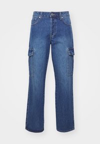 Blå denim cargo bukser med rette ben, med to cargo-lommer på siderne og et klassisk fem-lomme design.
