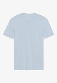 Tricou scurt cu mânecă, de culoare albastru deschis, fabricat din bumbac moale. Are un guler rotund și un design simplu, fără modele sau accente vizibile.