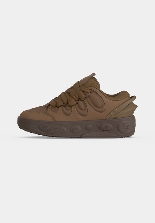 PUMA LA FRANCE JR UNISEX - Basketball shoes - haute coffee/espresso brown — foto 2