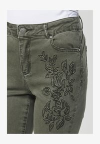 Nije odabrano, verde oscuro dark green