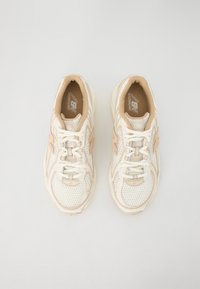 New Balance Baskets basses - taupe