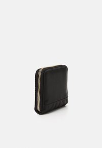 Guess ASSIA SMALL ZIP AROUND - Portemonnee - black