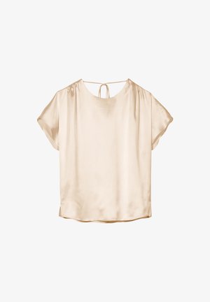 Beige Satinbluse mit kurzen Ärmeln, lockerer Passform, rundem Ausschnitt und einer Schleifendetail auf der Rückseite. Glatte Textur und dezenter Glanz.