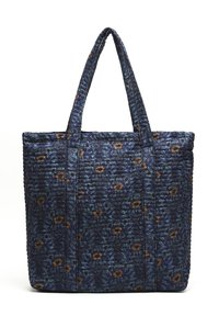 Sac fourre-tout matelassé avec un motif floral bleu et des accents orange. Comprend deux poignées robustes et une forme rectangulaire pour le transport. Texture de tissu douce.