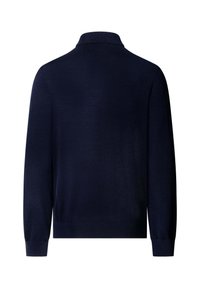 Granatowy sweter z długim rękawem i kołnierzykiem, wykonany z gładkiego, lekkiego materiału o subtelnej fakturze.