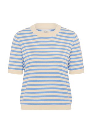 Haut en tricot rayé présentant des couleurs bleu clair et crème, à manches courtes, col rond, avec une texture douce et une coupe décontractée.