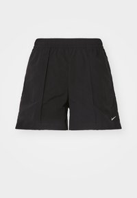 Shorts noirs en tissu léger avec une taille élastique, présentant des plis à l'avant et un petit logo Nike blanc en bas à gauche.