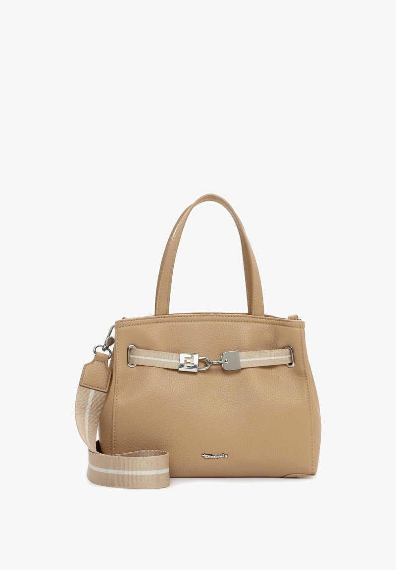 Bolso de mano de cuero beige con dos asas superiores, correa de hombro a rayas desmontable y detalle de cierre en tono plateado en la parte delantera.
