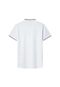 Valkoinen polo-paita lyhyillä hihoilla, jossa on musta-valkoinen raidallinen kaulus ja hihansuut. Suora tekstuuri, yksinkertainen muotoilu ja suora leikkaus.