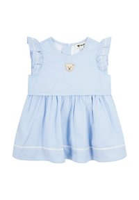 Robe rayée bleu clair avec des manches à volants, un col rond et une appliqué d'ours sur la poitrine. Présente une jupe froncée et des accents de bord blanc.