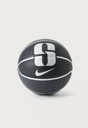Черно-бял баскетбол с голям номер 6 и лого Nike swoosh на текстурираната повърхност на обикновен фон.