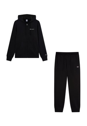 Zwarte katoenen zip-up hoodie met zijzakken en logo op de borst, gecombineerd met bijpassende zwarte trainingsbroek met elastische tailleband en logo.