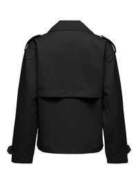 Veste courte noire avec épaulettes, large col et rabat anti-tempête à l'arrière, vue de dos sur un fond blanc.