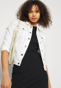 ONLY Tall ONLWESTA LIFE JACKET - Traper jakna - white