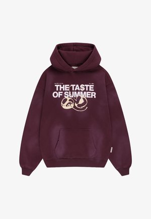 Ciemnofioletowa bluza z kapturem i kieszenią z przodu, z napisem "THE TASTE OF SUMMER" oraz grafiką dwóch wiśni.
