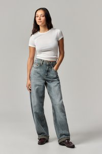 LOGAN GREENCAST  - Loose Jeans - greencast