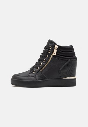 Trainers - black