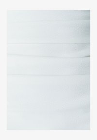 Unausgewählt, white