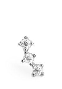 Drei verbundene, runde, klare Steine in einem Design aus silberfarbigem Metall, das eine geschwungene Form aufweist und durch kleine Krappenfassungen betont wird.