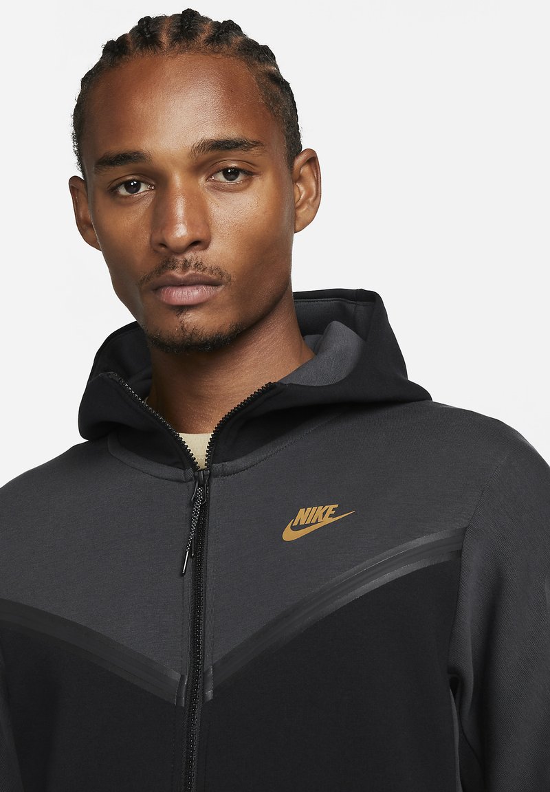 dark smoke grey nike tech