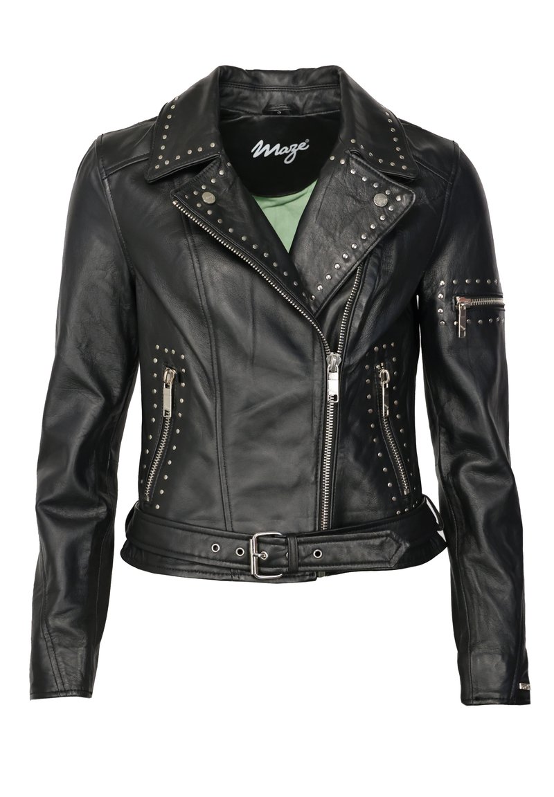 Sort lædermotorcykeljakke med metalliske nitter, lynlåslommer og bælte i taljen. Har en klippet krave og asymmetrisk frontlynlås.