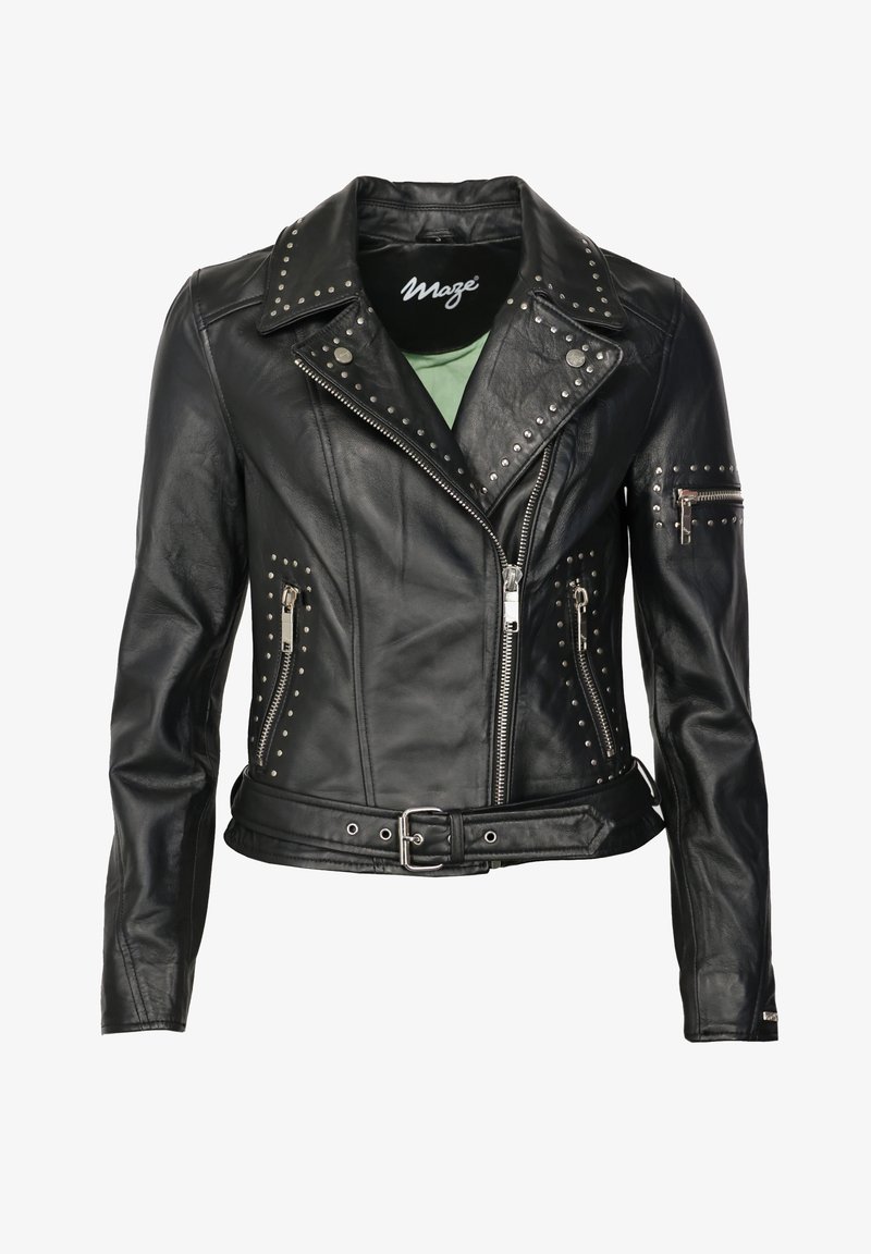 Sort lædermotorcykeljakke med metalliske nitter, lynlåslommer og bælte i taljen. Har en klippet krave og asymmetrisk frontlynlås.