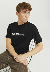 Jack & Jones RUNDHALS  - Camiseta estampada - black