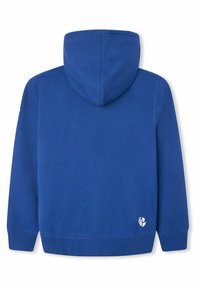 Blaues Kapuzensweatshirt aus weichem Stoff, mit einer Kängurutasche, gerippten Bündchen und einem Logo in der unteren linken Ecke.