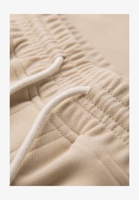 Non sélectionné, beige