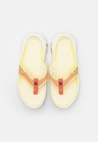 Salomon REELAX BREAK 6.0 - Vaikščiojimo sandalai - salmon/yellow