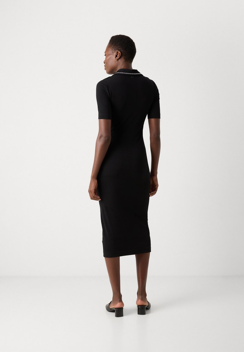 Robe Elégante à Fente Latérale