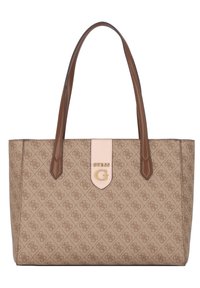 Borsa tote color beige con manici in pelle marrone, con un logo GUESS su una linguetta in accento rosa e motivi decorativi sul tessuto.