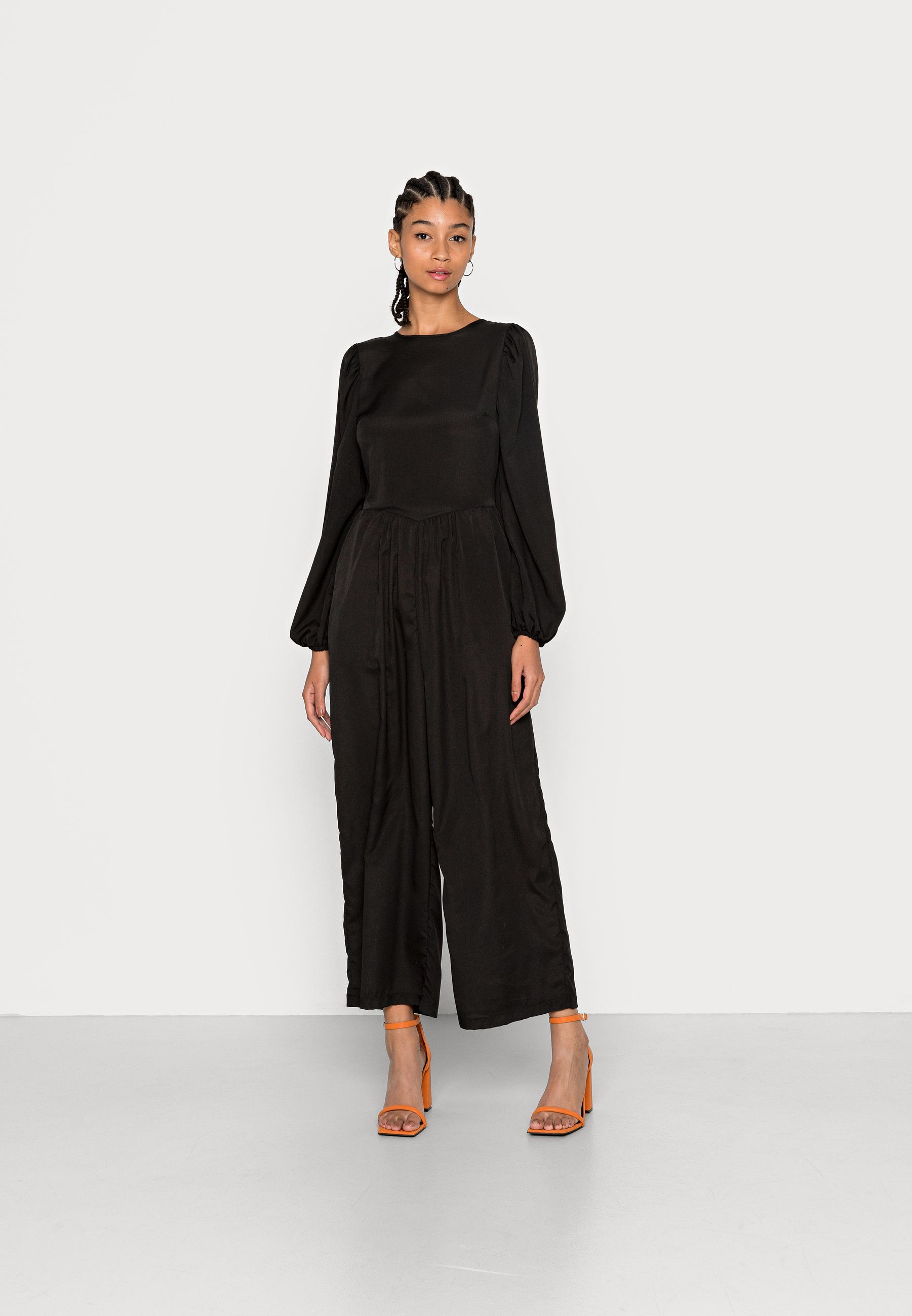 Missguided CROSS BACK LONG SLEEVE 