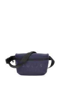Marsupio blu navy realizzato in materiale sintetico liscio, con logo in rilievo "GUESS EST. 1981", tracolla regolabile e chiusura a zip.