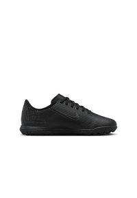 Scarpa sportiva nera con tomaia sintetica testurizzata, punta rotonda, chiusura con lacci e suola in gomma con piccoli tasselli antiscivolo.
