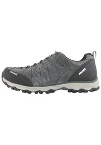 Grauem Außenschuh mit einem strukturierten Wildleder-Oberteil, einer Gummikappe an der Zehe und einer Profilsohle mit tiefen Stollen für besseren Halt. Wasserdichte Gore-Tex-Fütterung.