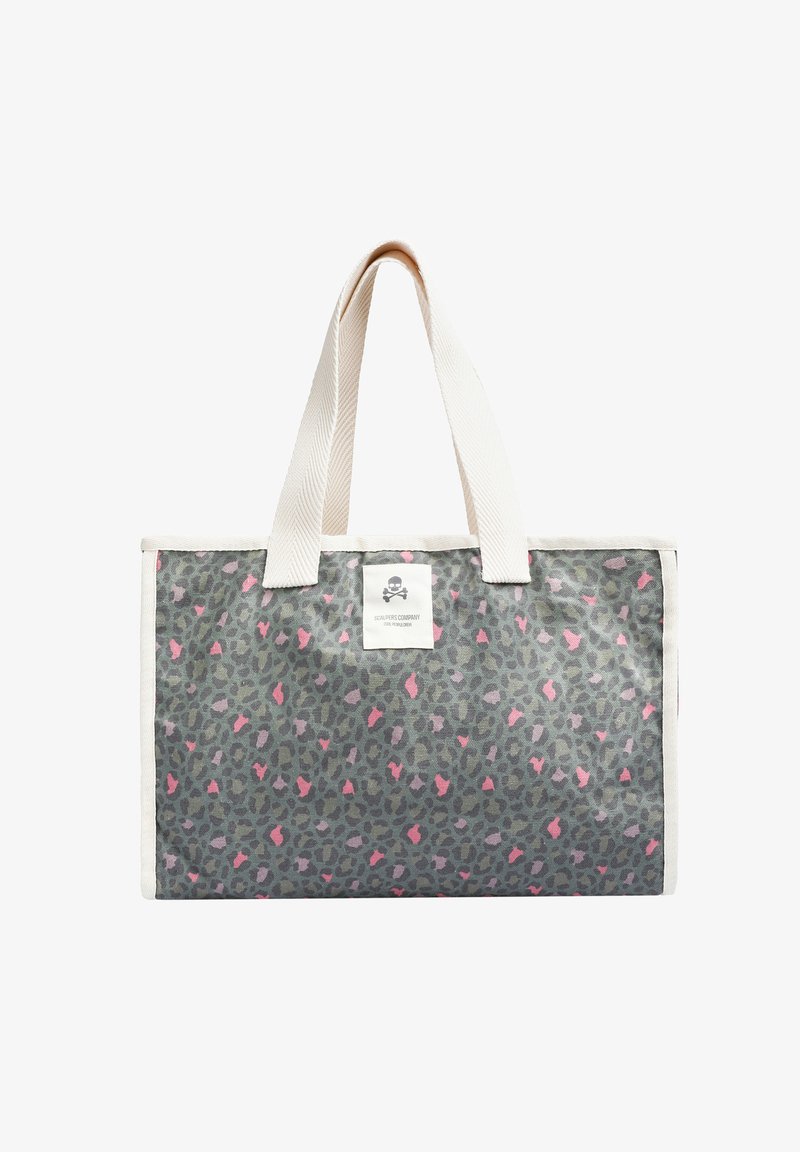 Bolso tote rectangular con estampado de leopardo en verde oscuro, rosa y púrpura, asas blancas y una pequeña etiqueta con un logo de calavera en la parte superior central.
