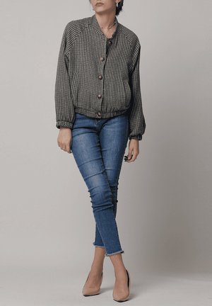 CON TEXTURA - Chaquetas bomber - verde