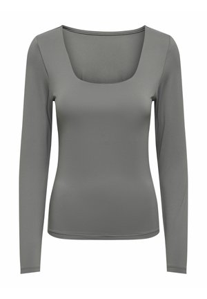 Top de manga larga en gris suave, con un escote cuadrado y una textura lisa. Diseño simple con una silueta ajustada.
