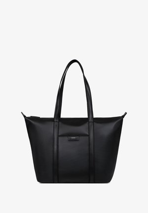 Sac fourre-tout noir en matériau texturé, avec des poignées supérieures doubles, une forme non structurée et un petit patch logo à l'avant.