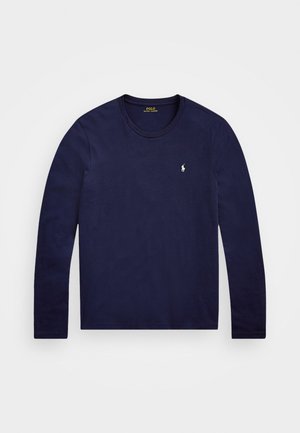 Marineblå langærmet T-shirt lavet af bomuld, med rund hals og et lille hvidt logo på den øverste venstre bryst. Glat tekstur.