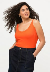 Ulla Popken SLIM ÄRMELLOS SCHMALE TRÄGER - Top - orange