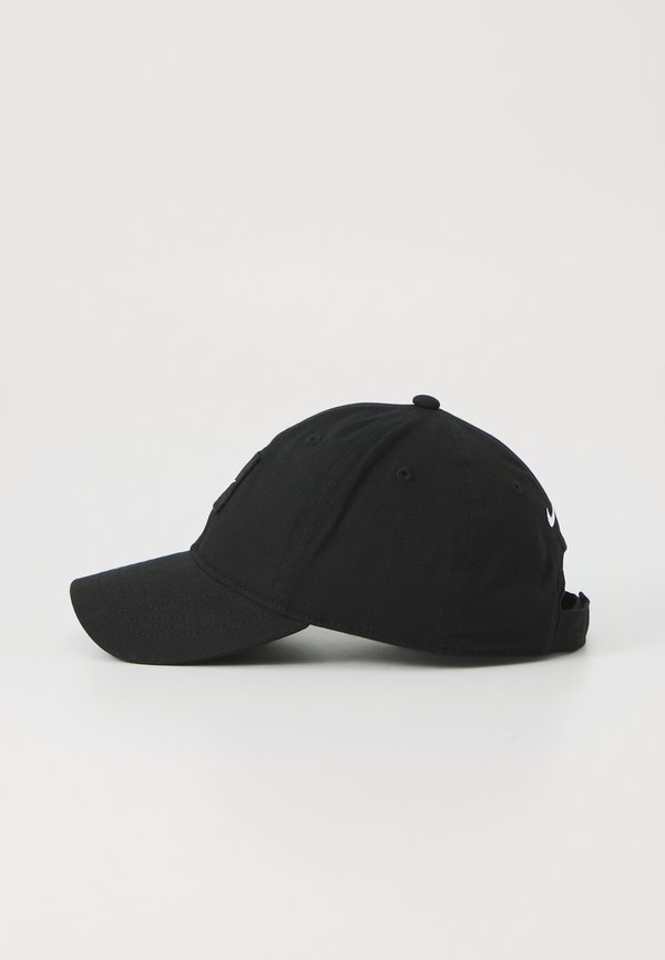 BOX FUTURA CLUB UNISEX - Cap3