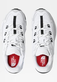 The North Face VECTIV TARAVAL - Zapatillas - WHITE/BLACK